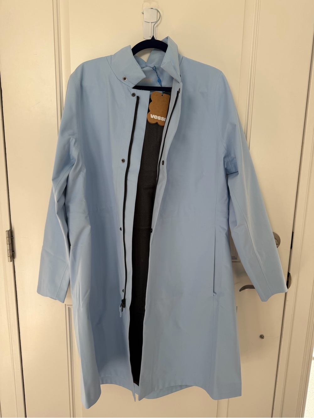 NWT- Women’s Vessi Trinity Rain Jacket- Moonstone XXL